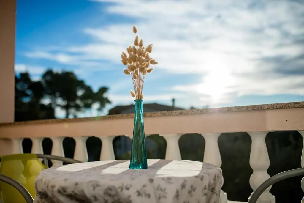 Apartmani Luka Banjol Apartamento
