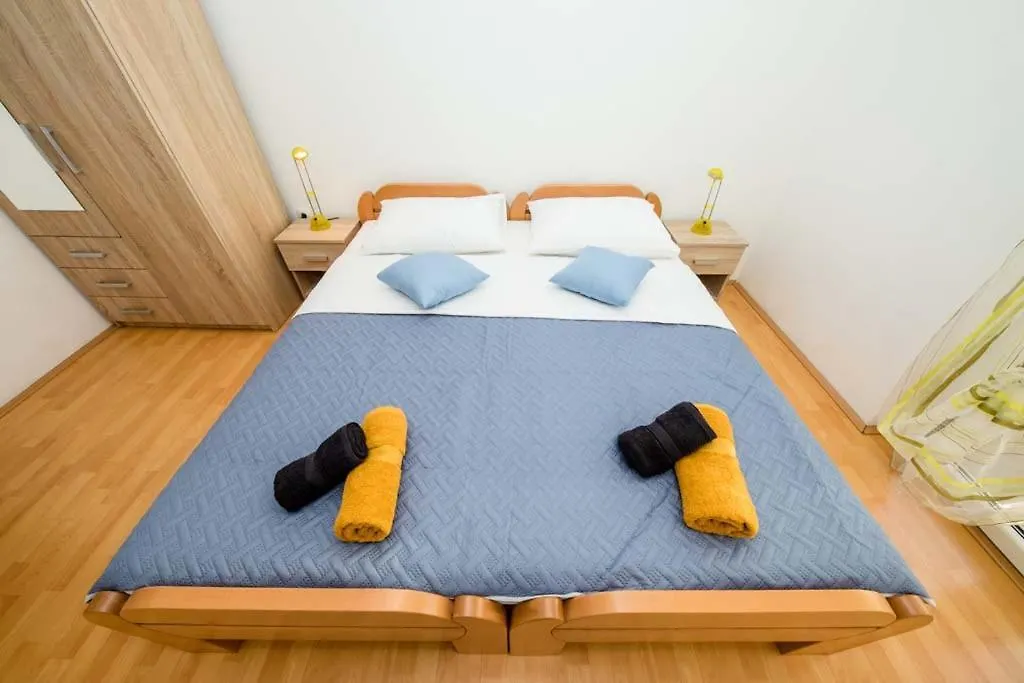 Apartamento Apartmani Luka Banjol Croácia