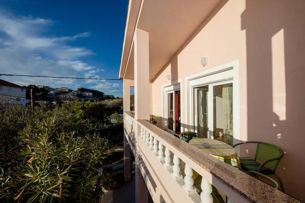 Apartamento Apartmani Luka Banjol