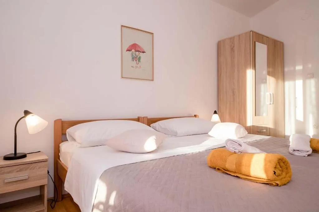 Apartamento Apartmani Luka Banjol