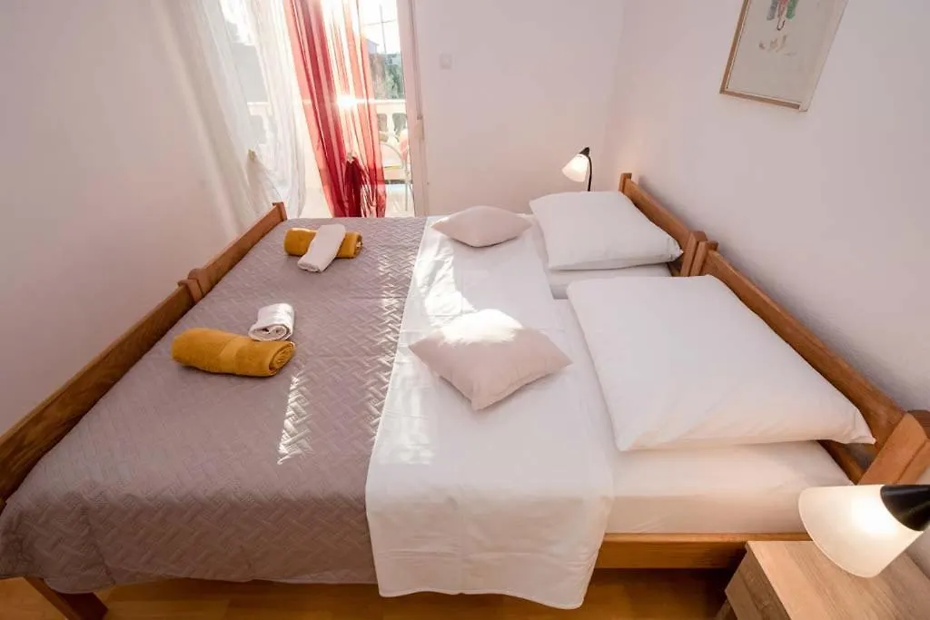 Apartment Apartmani Luka Banjol Croatia